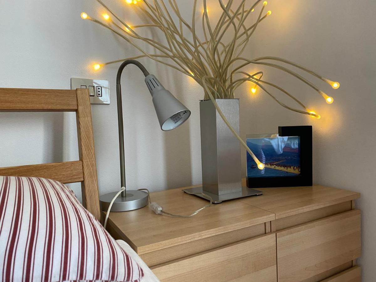 New Luxury Navigli Whole Apartment Milan Bagian luar foto