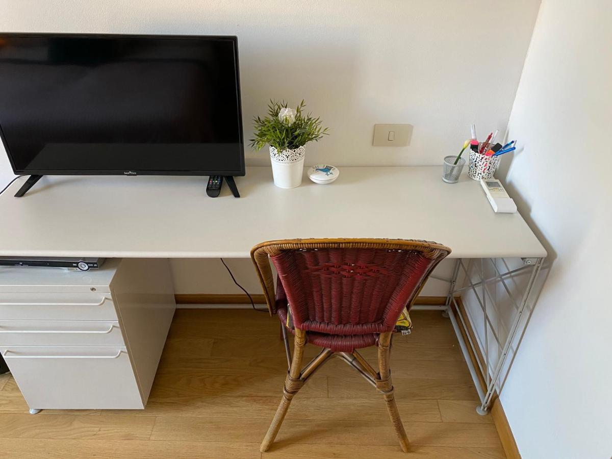 New Luxury Navigli Whole Apartment Milan Bagian luar foto